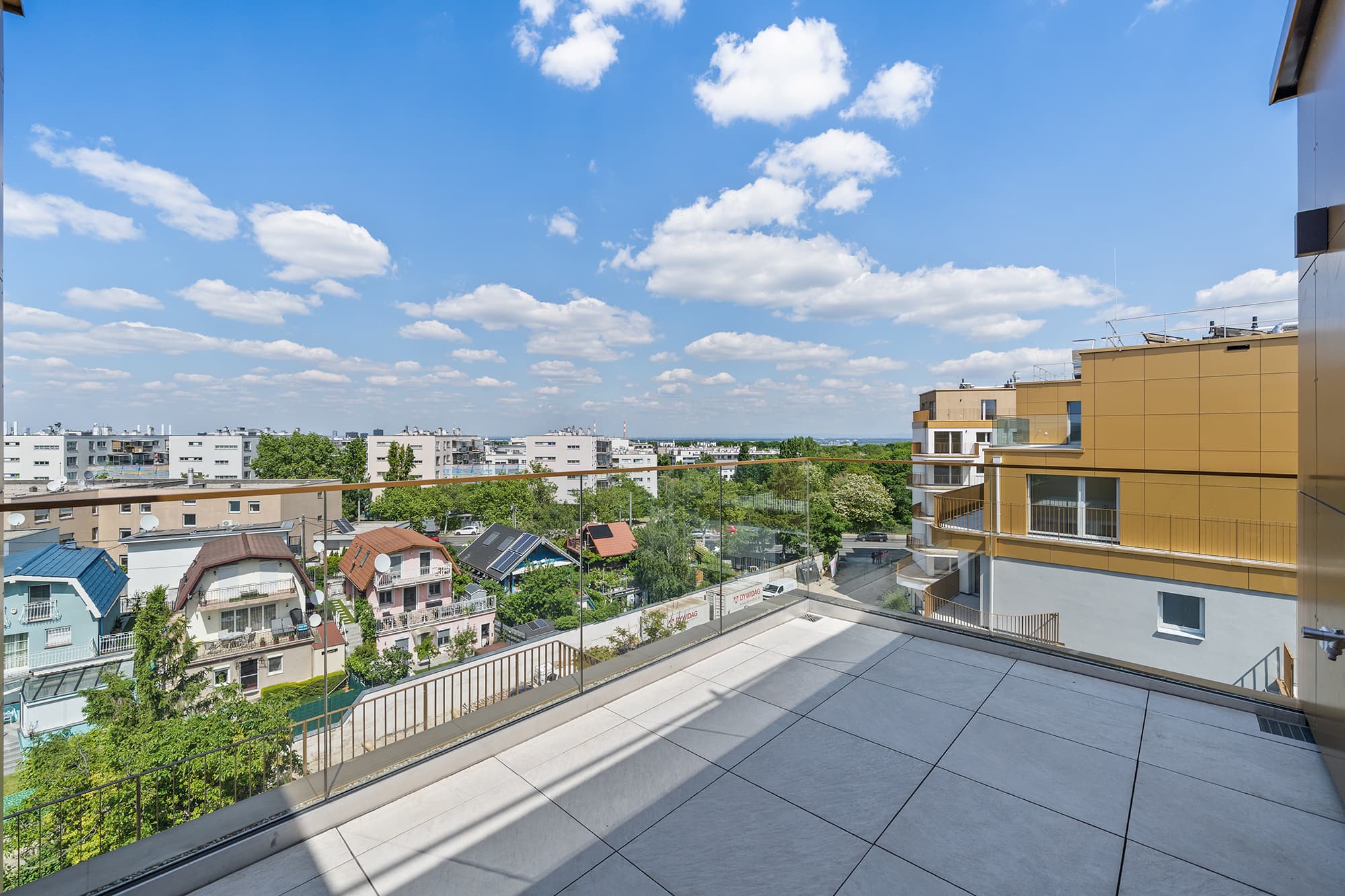 Provisionsfrei! 2 - Zimmer DG-Wohnung im Erstbezug mit großzügigen Terrassen