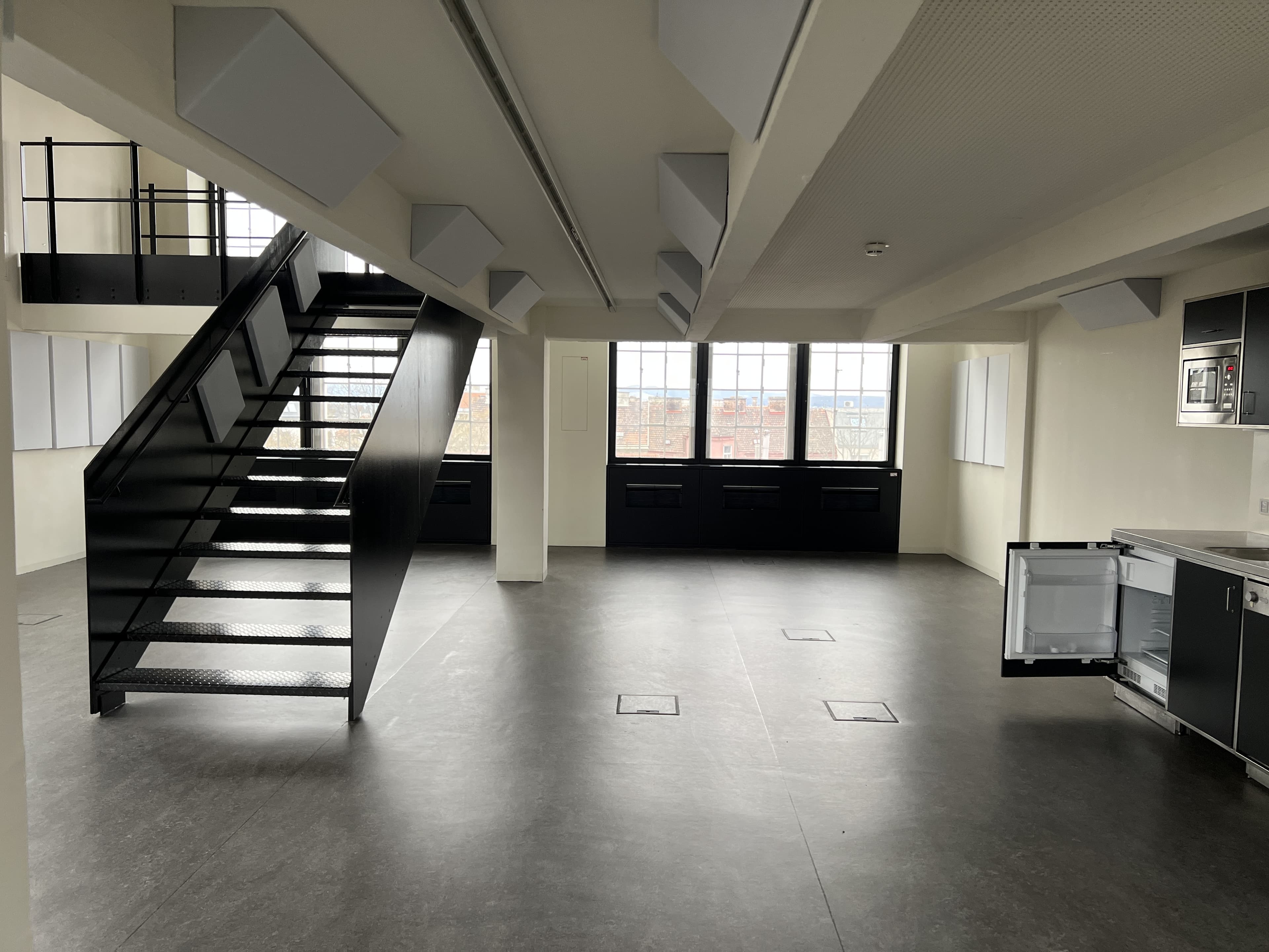 LOFT BÜRO IN REPRÄSENTATIVEM BÜROHAUS