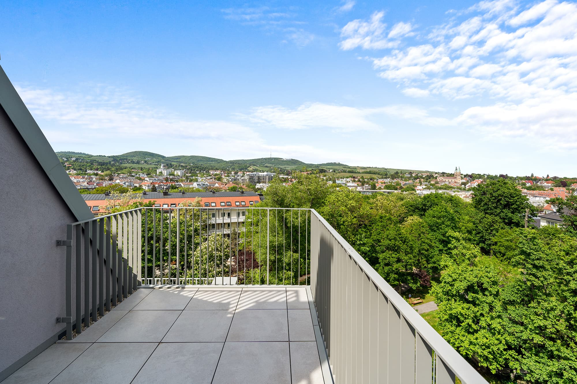 UPPER HILL SIDE - Obersteinergasse 11