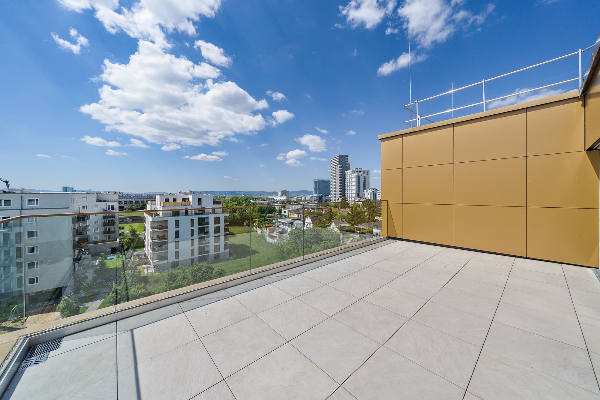 Provisionsfrei! 2 - Zimmer DG-Wohnung im Erstbezug mit Terrasse und Wienblick