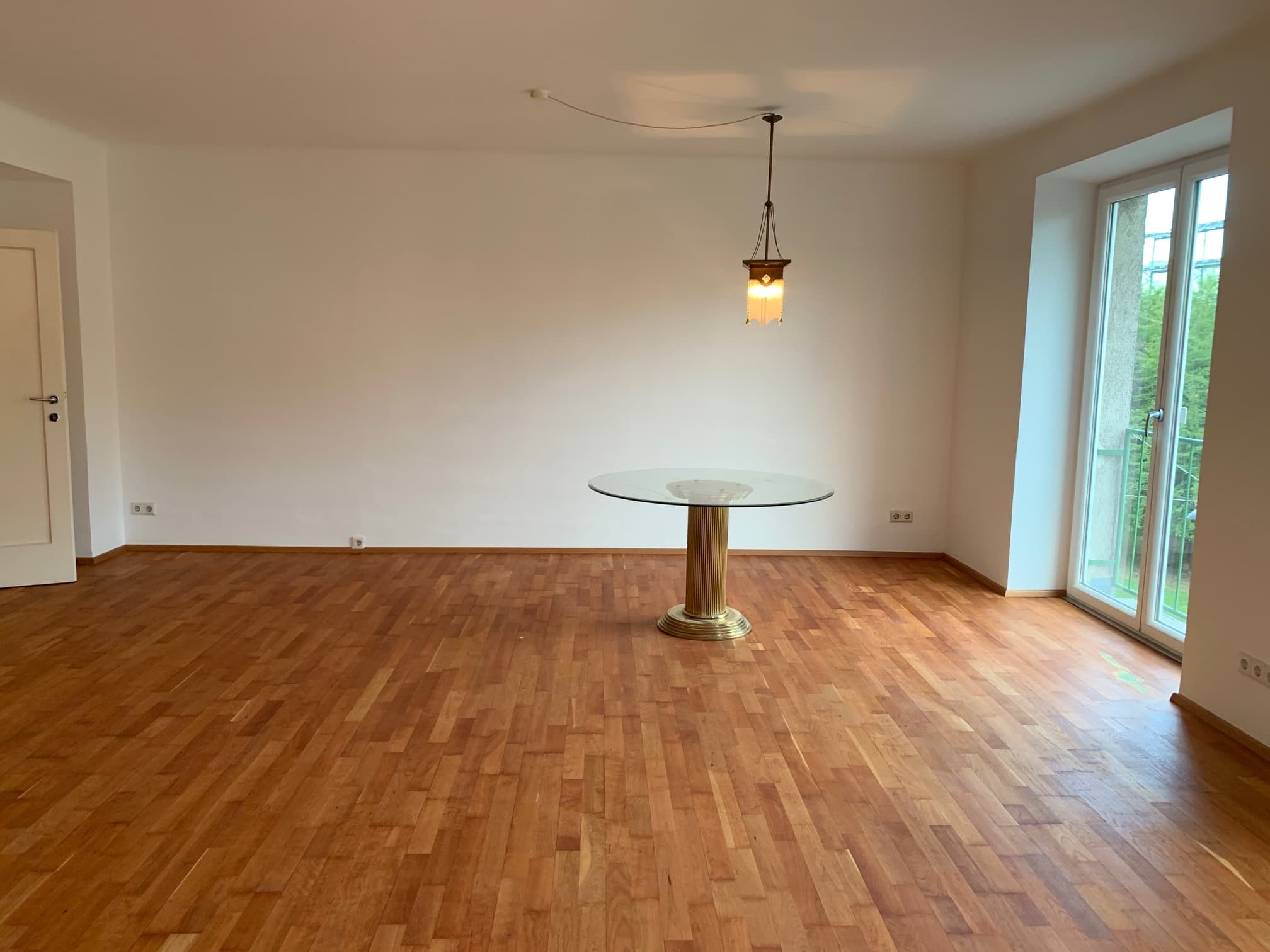 GROSSZÜGIGE 2-ZIMMER-WOHNUNG BEIM BELVEDEREGARTEN!