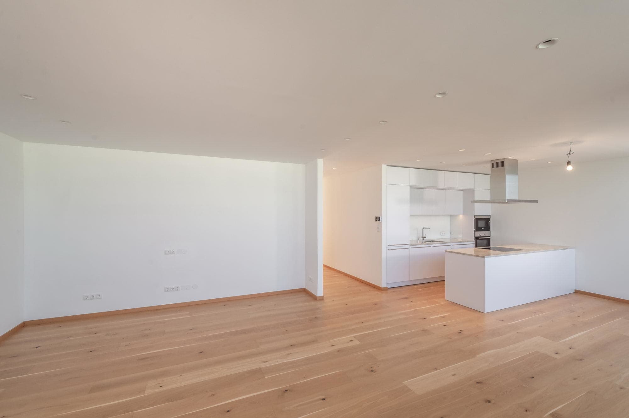 GROSSZÜGIGES PENTHOUSE MIT BALKON!