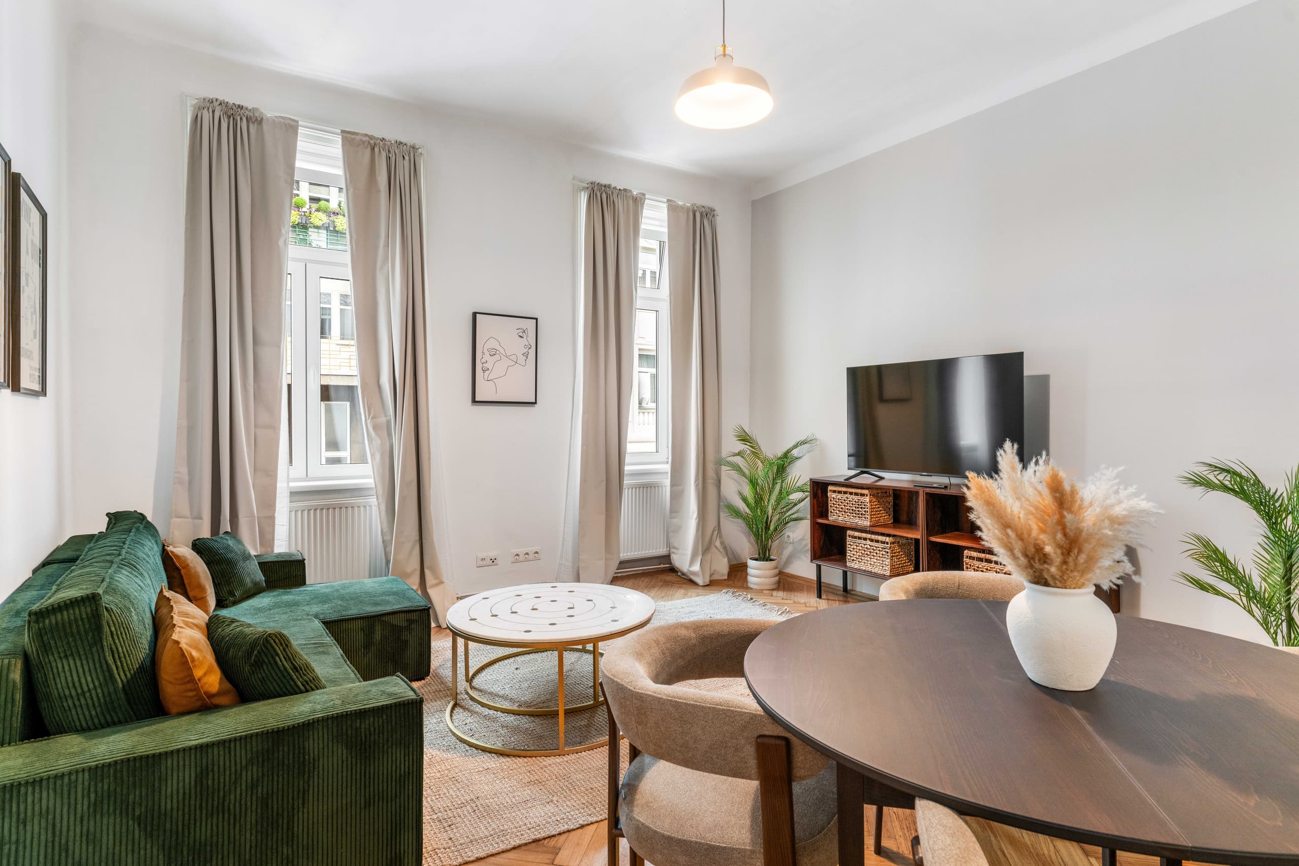 Charmante Altbauwohnung nähe Wallensteinplatz -  stilvoll Wohnen!