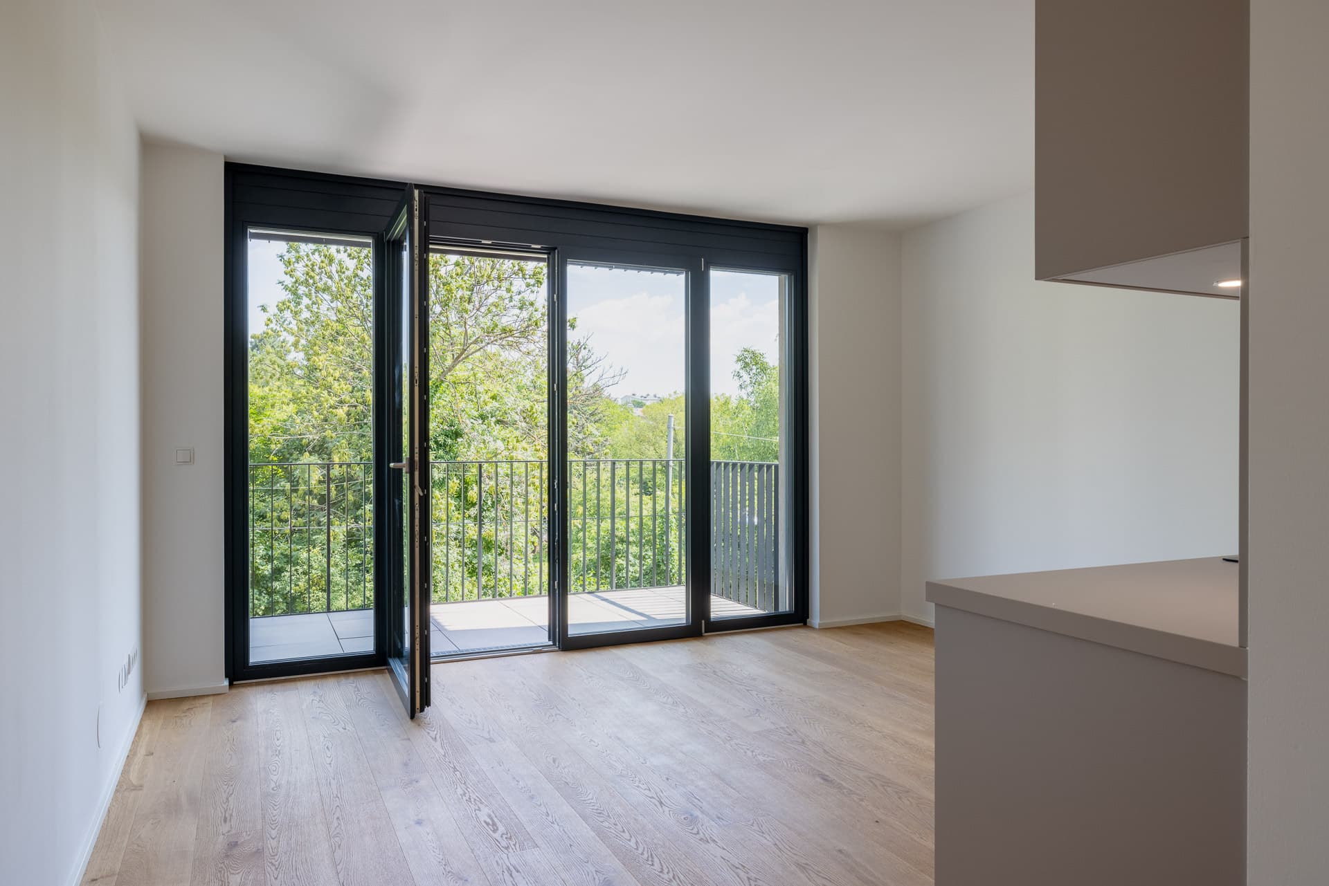 Wohnküche mit Balkon