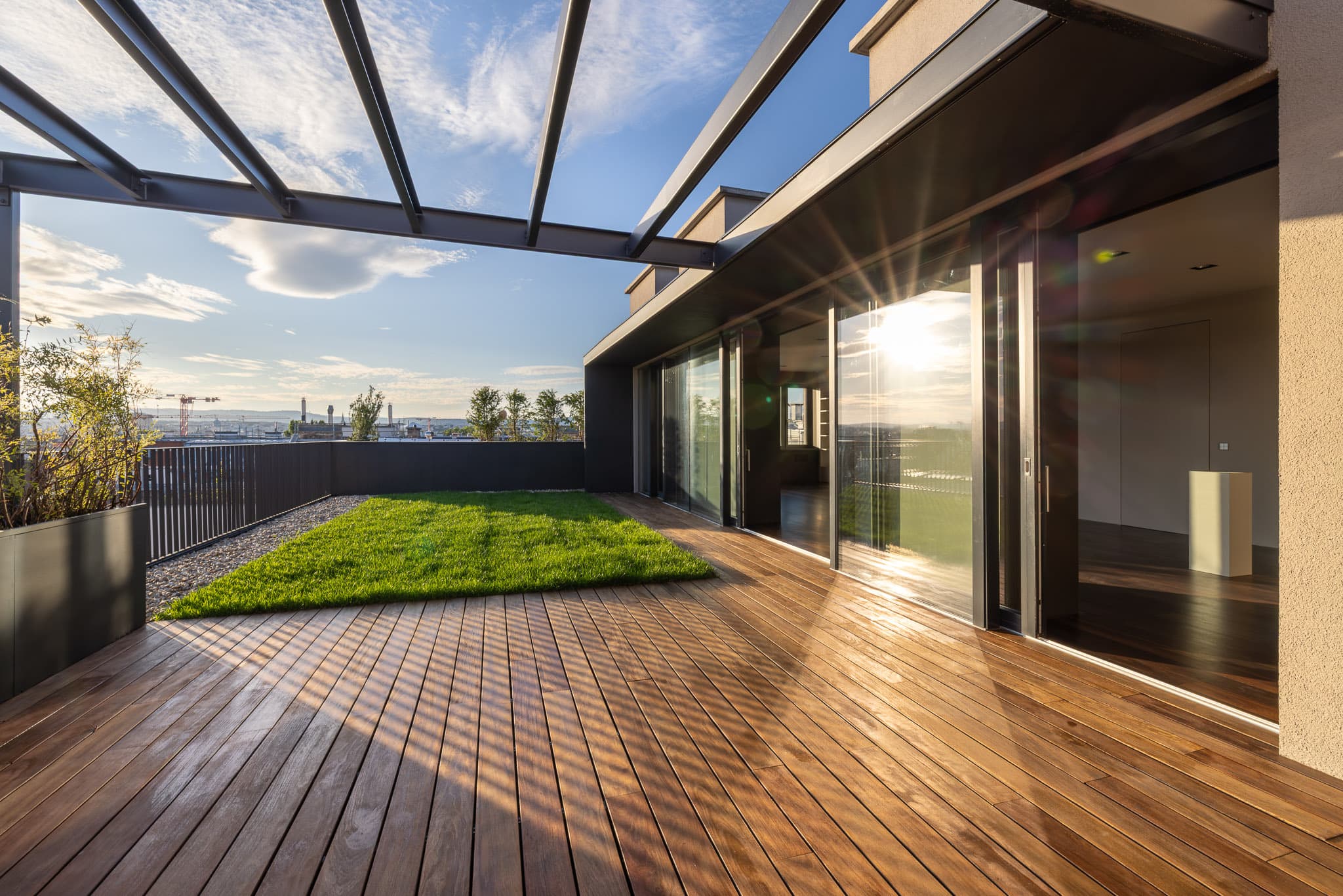 EINZIGARTIGES ARCHITEKTENPENTHOUSE _ Gartenterrasse & Fernblick! EINZIGARTIGES ARCHITEKTENPENTHOUSE _ Gartenterrasse & Fernblick!