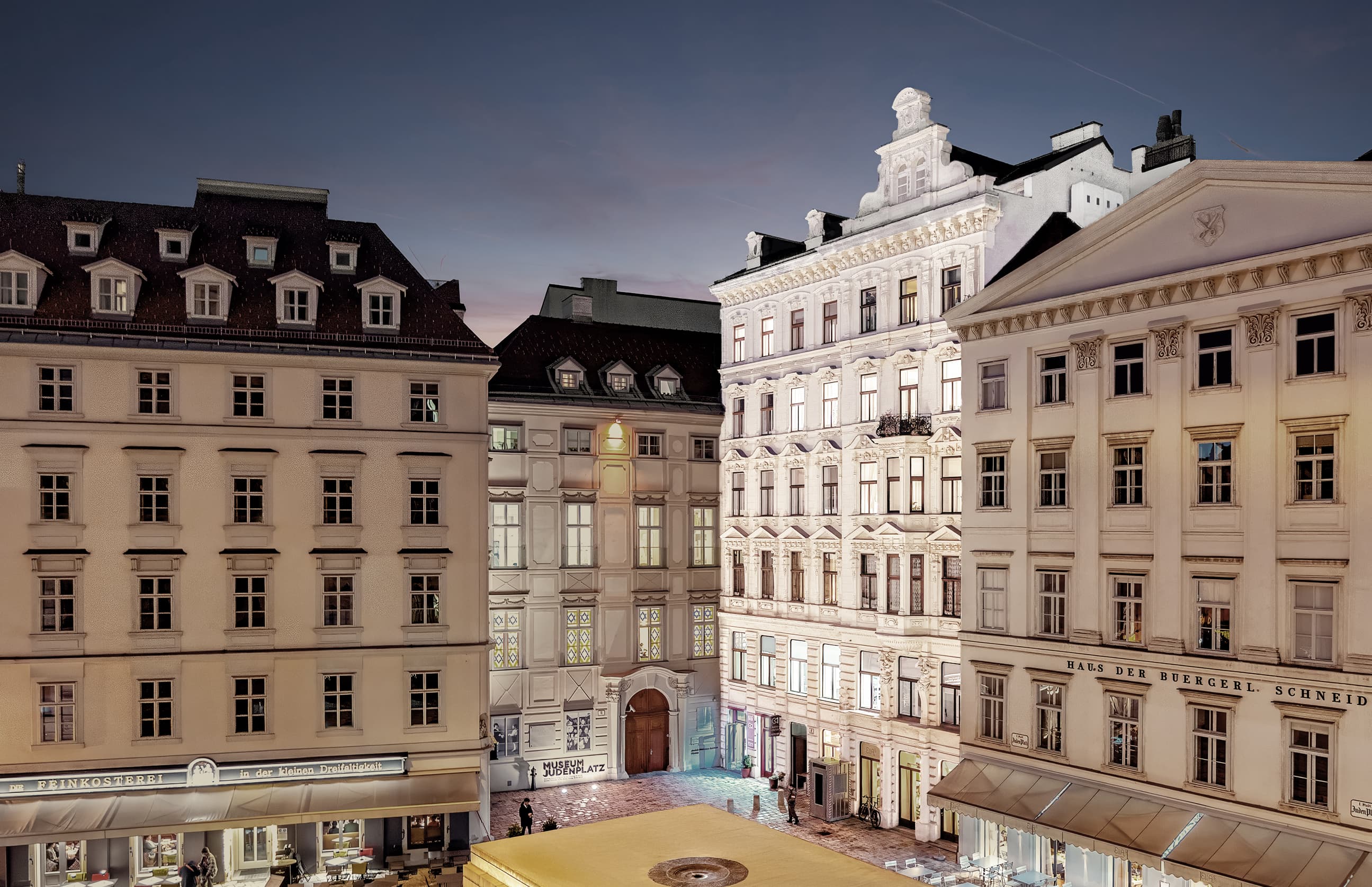 THE CREST - Viennese Living Anno 1883 THE CREST - Viennese Living Anno 1883